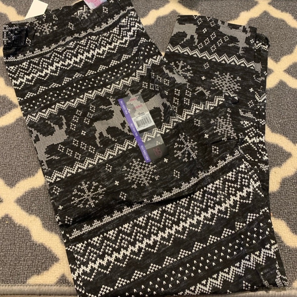 Juniors 2xl winter Christmas leggings NWT